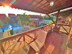 Chalé Aconchegante com Vista para Piscina